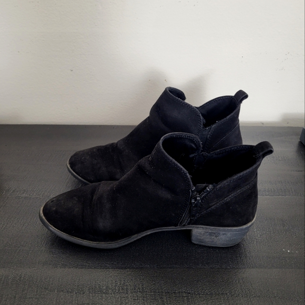3 for 10!! womens black booties size 6
